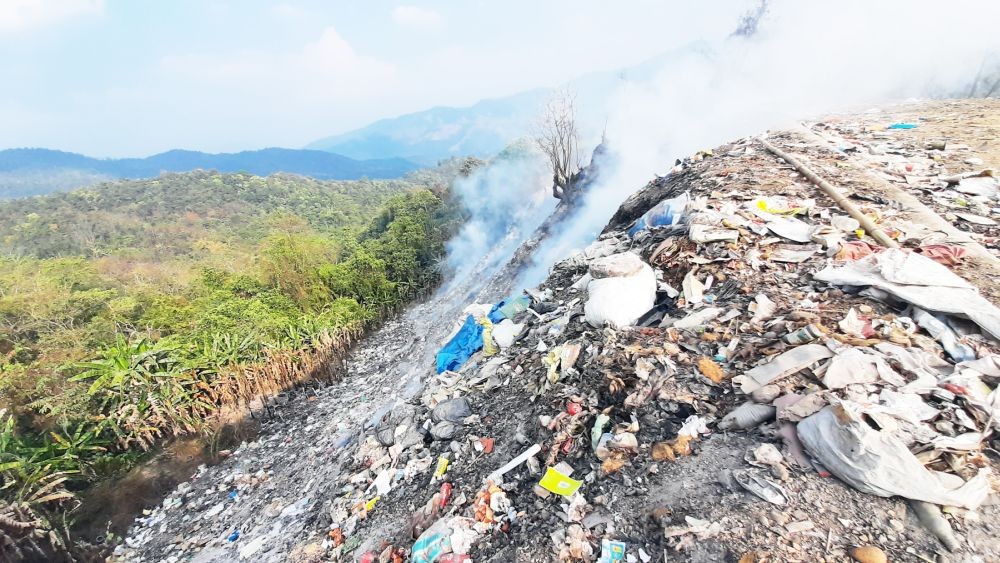 Piles of garbage at the MMC dumping site in Mokokchung village. (Morung Photo)